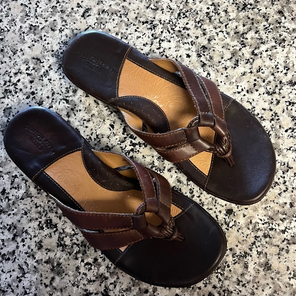 CANYON RIVER BLUES Women’s Leather Thong Sandals